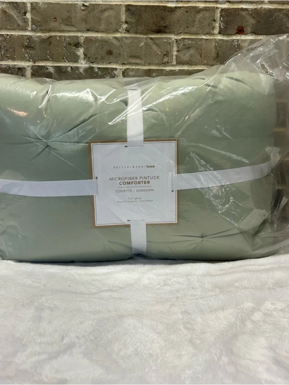 Pottery Barn Microfiber Pintuck Comforter Sage Green Full / Queen Bedding NWT